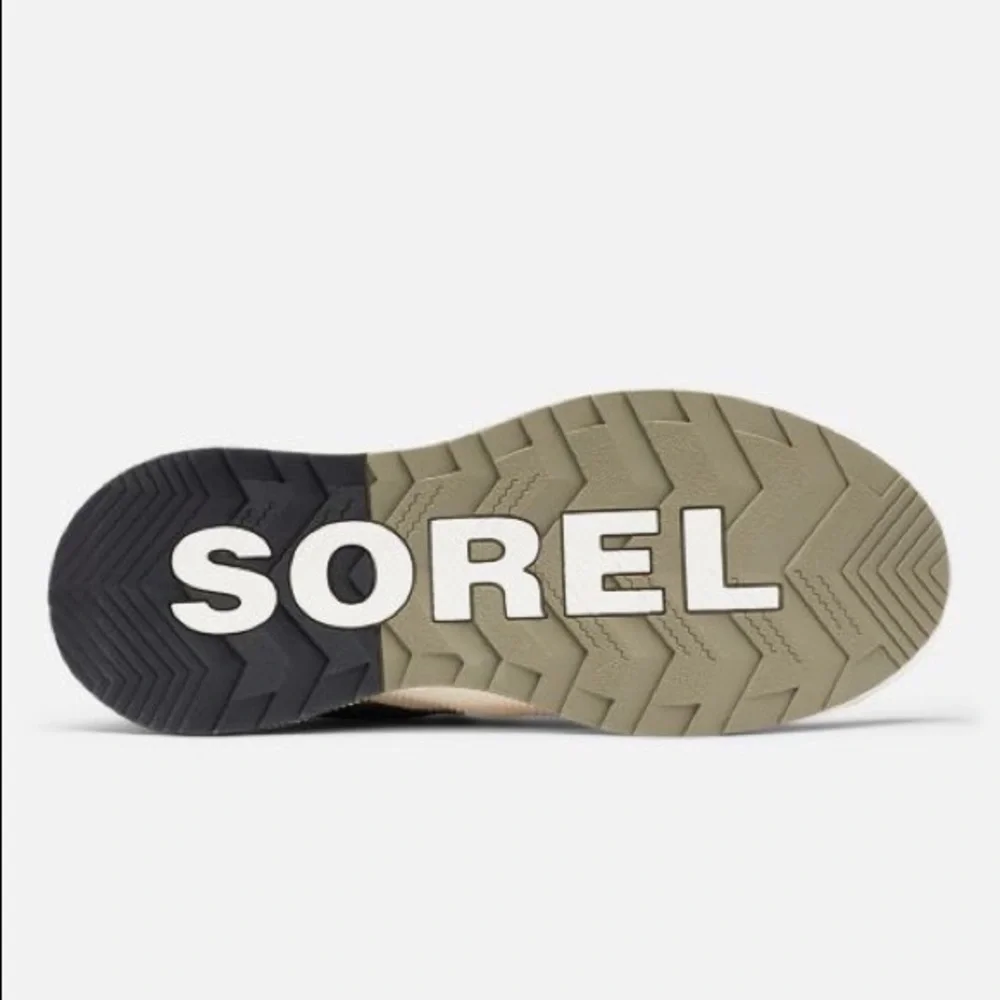 Sorel Out ‘n About Classic Duck boot in dark moss, black